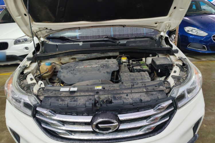 广汽传祺 传祺GS4 2018款 235T 自动两驱精英百万纪念版局部细节24