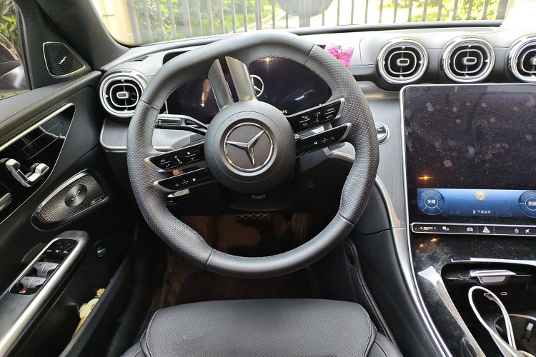 奔驰C级 2023款 C 260 L 皓夜运动版局部细节13