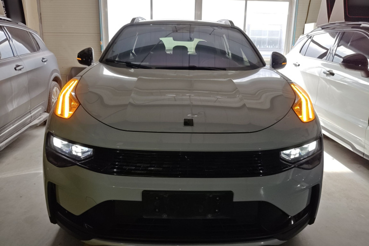 领克01 2023款 1.5TD EM-F PM车身外观2