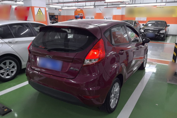 福特 嘉年华 2013款 两厢 1.5L 自动时尚型车身外观6005