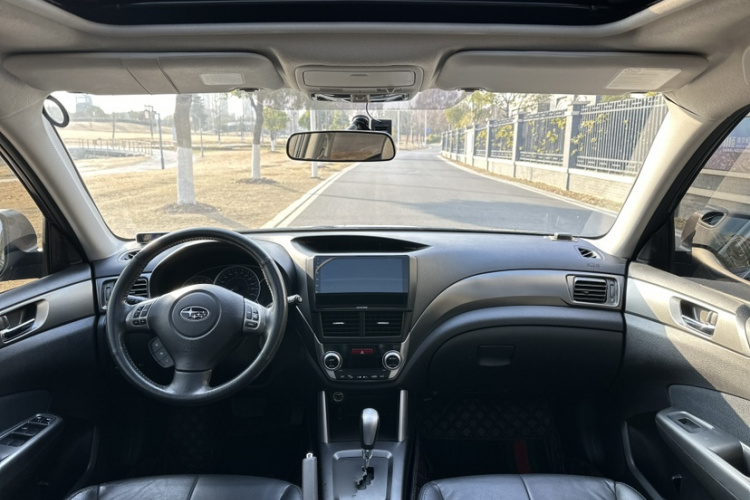 斯巴鲁 森林人 2011款 2.5XS 自动豪华版中控内饰7003