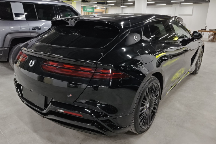 腾势Z9GT 2024款 1100四驱Ultra版车身外观7