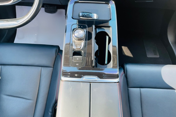 埃安 AION V 2022款 Plus 70 智享科技版 三元锂中控内饰7007