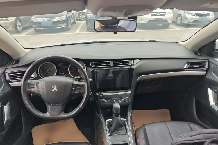 标致408 2014款 1.8L 自动豪华版中控内饰12