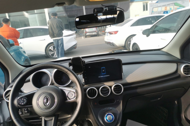 欧拉黑猫 2021款 301km 基础型中控内饰7002