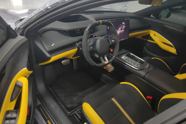 小米汽车 小米SU7 Ultra 2025款 Ultra中控内饰7003