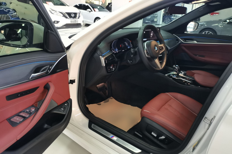 宝马5系新能源 2021款 改款 535Le M运动套装中控内饰20