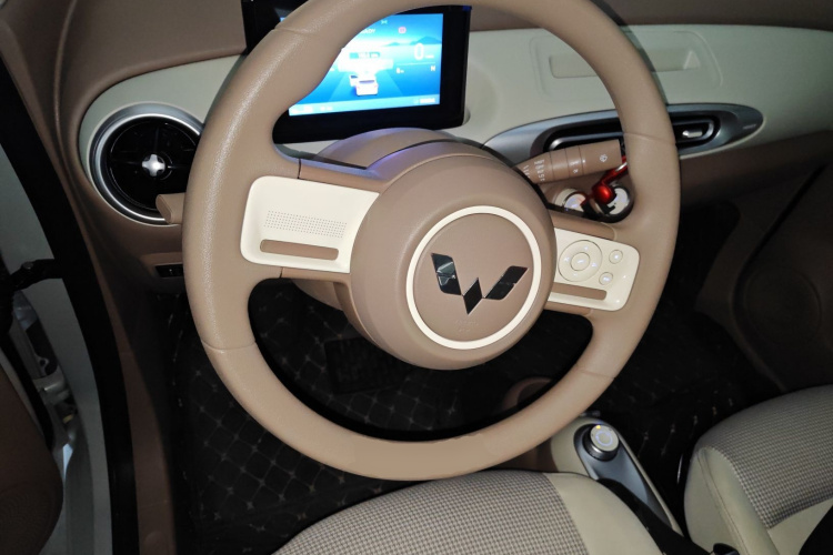 五菱汽车 宏光MINIEV 2025款 四门版 进阶款中控内饰13