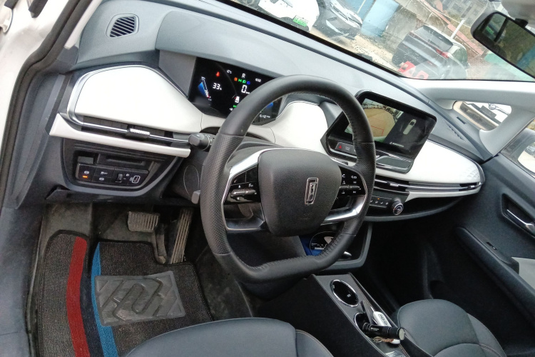 奔腾NAT 2022款 舒享出行 换电出租版中控内饰12