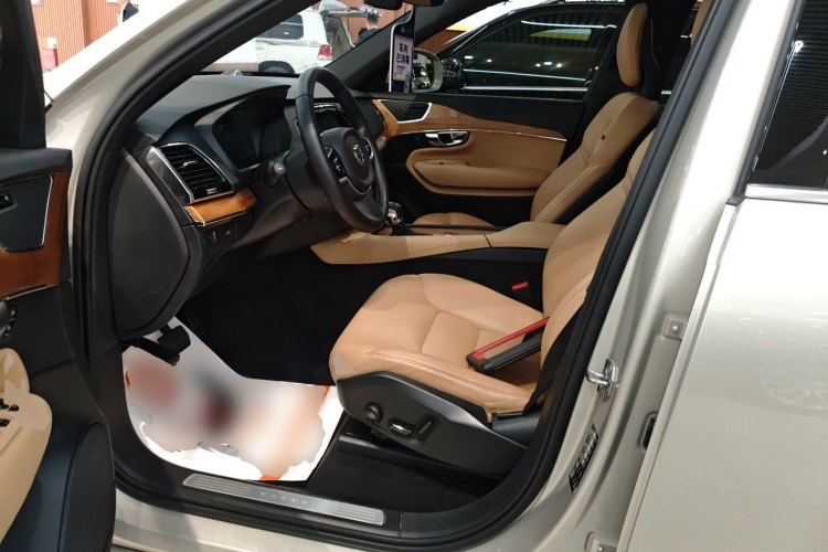沃尔沃XC90 2018款 T6 智逸版 7座中控内饰20