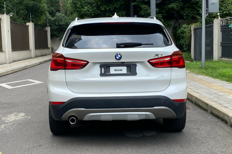 宝马X1 2018款 sDrive18Li 尊享型车身外观6