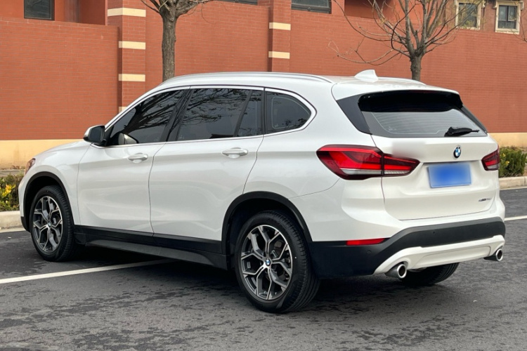 宝马X1 2021款 sDrive25Li 领先型车身外观6007