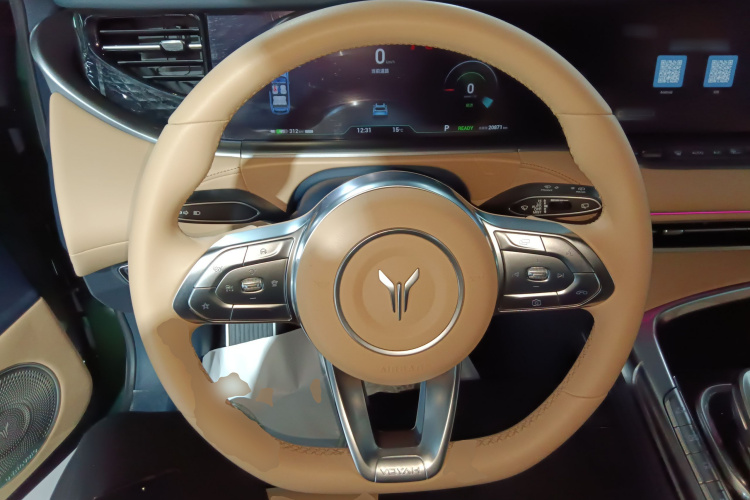 岚图汽车 岚图FREE 2022款 四驱超长续航纯电版中控内饰13