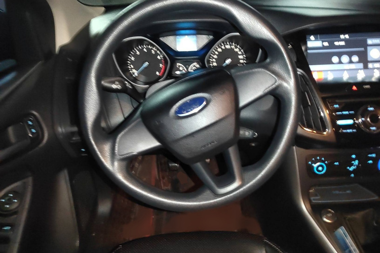 福特 福克斯 2017款 两厢 1.6L 手动舒适型智行版局部细节13