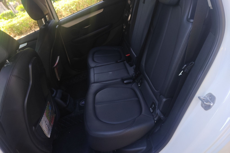 宝马2系多功能旅行车 2019款 220i 领先型中控内饰7004