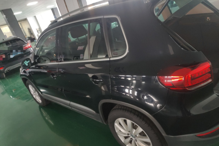 大众 Tiguan 2016款 2.0TSI 四驱标准型车身外观4