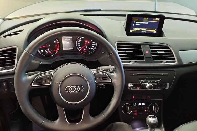 奥迪Q3 2018款 30周年年型 30 TFSI 时尚型中控内饰7002