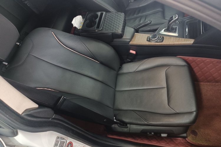 宝马3系GT 2013款 328i 风尚设计套装局部细节41