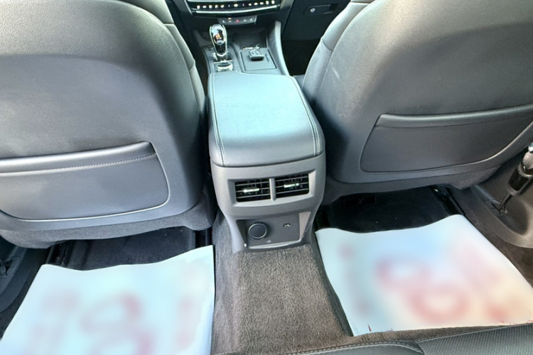 凯迪拉克CT5 2024款 28T 豪华型Pro中控内饰7013