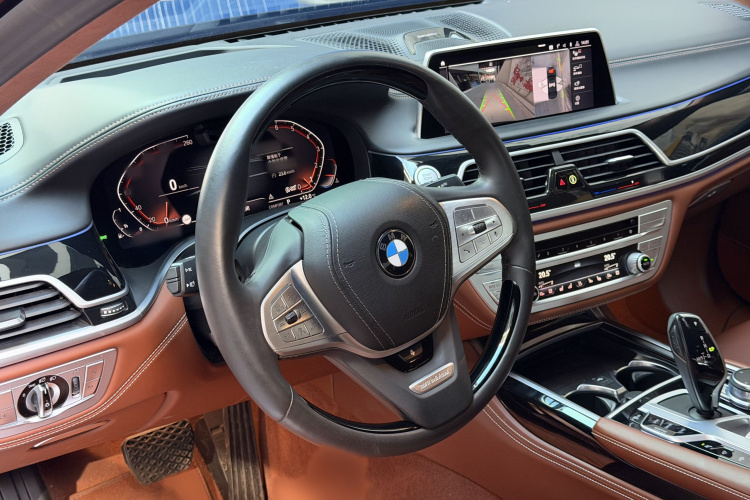 宝马7系 2019款 改款 740Li xDrive 行政型 豪华套装中控内饰7001