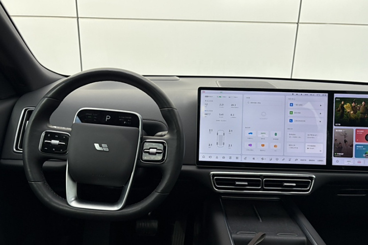 理想汽车 理想L8 2023款 Pro中控内饰7004