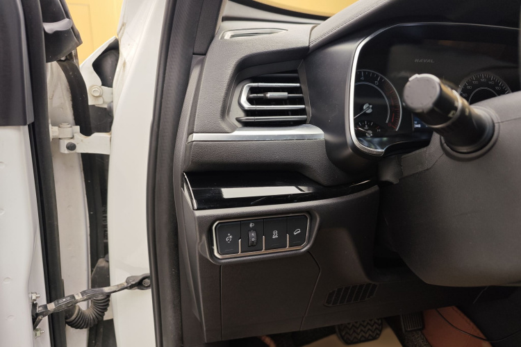 哈弗H6 2017款 红标 2.0T 自动两驱智尚型中控内饰7012