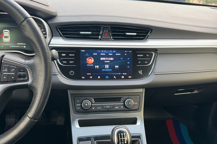 吉利汽车 帝豪 2018款 1.5L 手动向上互联版中控内饰7005