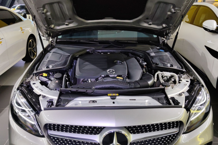 奔驰C级 2020款 改款 C 260 L 运动版机舱底盘24