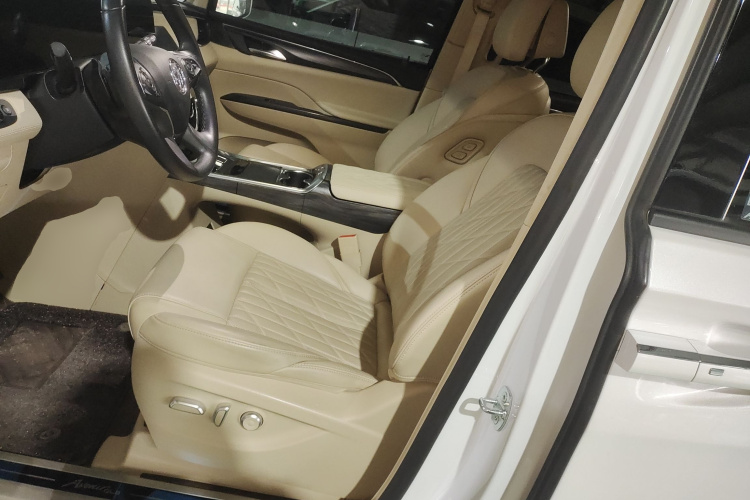 别克GL8 2023款 ES陆尊 豪华型中控内饰19