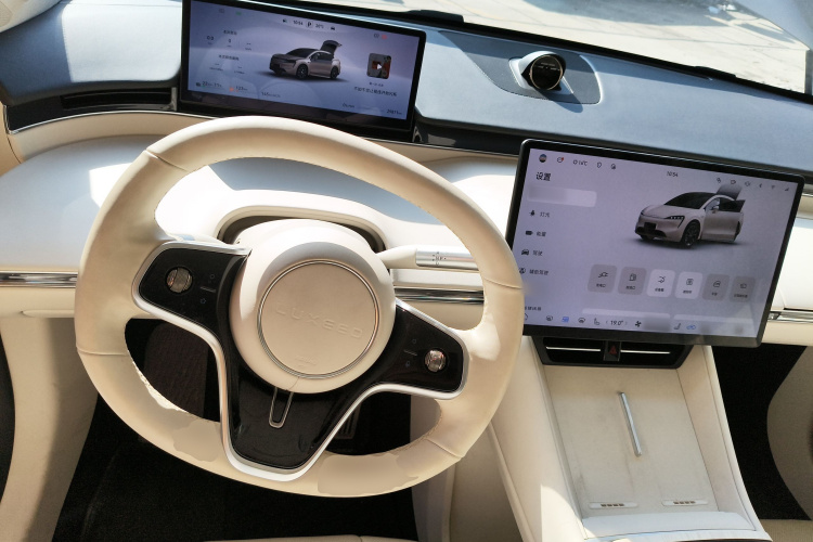 鸿蒙智行 智界R7 2025款 增程 251km Max中控内饰12