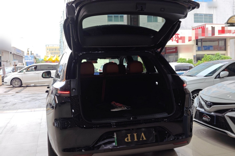 理想汽车 理想L6 2025款 Pro 智能焕新版机舱底盘23