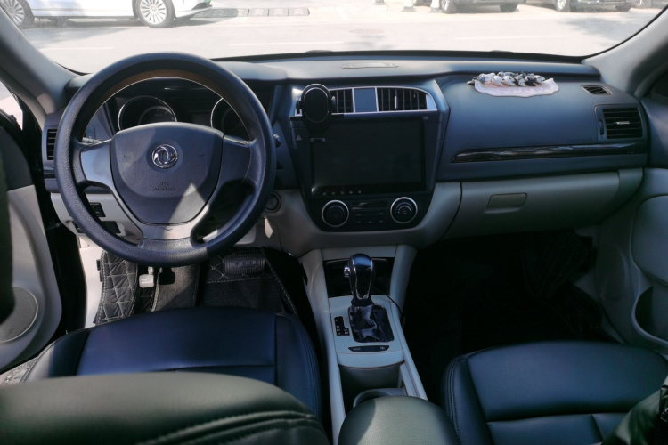 东风风神A60 2016款 1.6L DCT豪华型中控内饰12