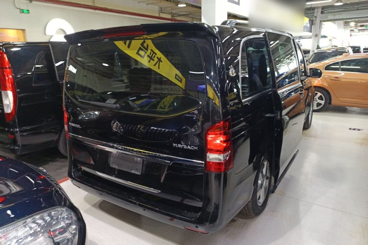 奔驰 威霆 2020款 2.0T 商务版 7座车身外观7