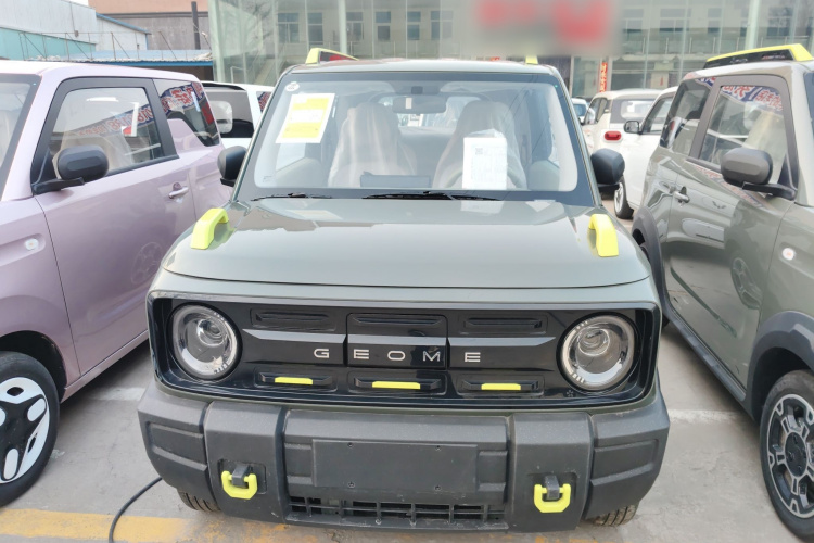 吉利银河 2025款 210km 熊猫骑士车身外观2