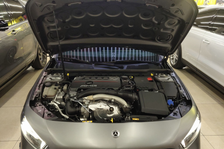 奔驰A级AMG 2022款 AMG A 35 L 4MATIC机舱底盘24