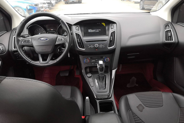 福特 福克斯 2018款 三厢经典 EcoBoost 180 自动精英型中控内饰7002
