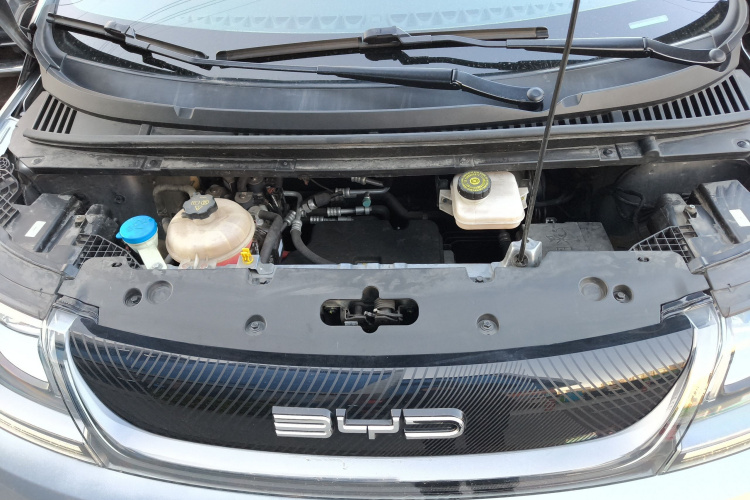 比亚迪 海豚 2023款 420km 时尚版机舱底盘24