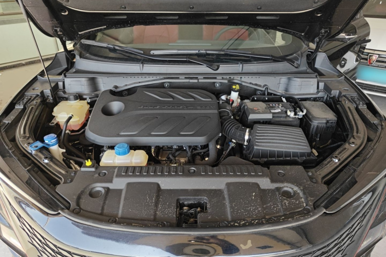 长安UNI-T 2020款 1.5T 尊贵型机舱底盘24