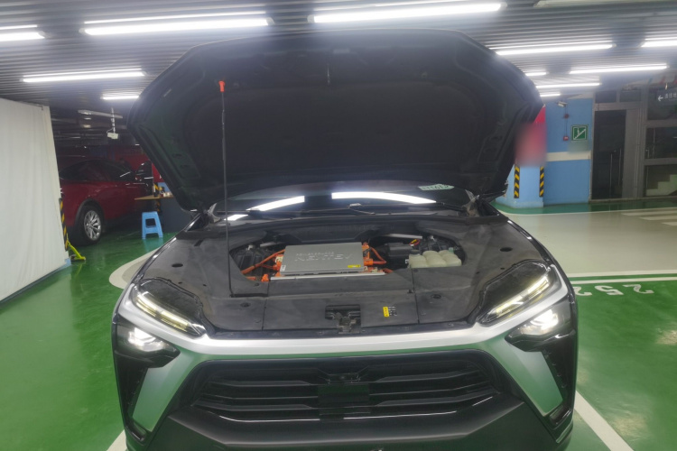 蔚来ES8 2020款 580KM 七座版机舱底盘24