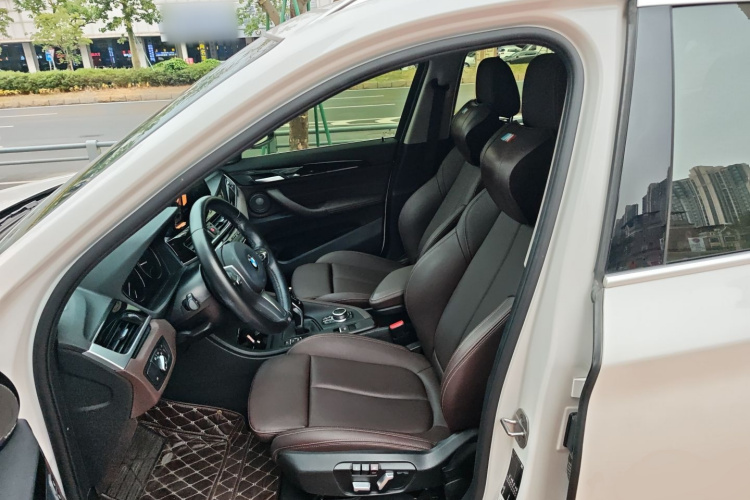 宝马X1 2021款 sDrive25Li 领先型中控内饰19