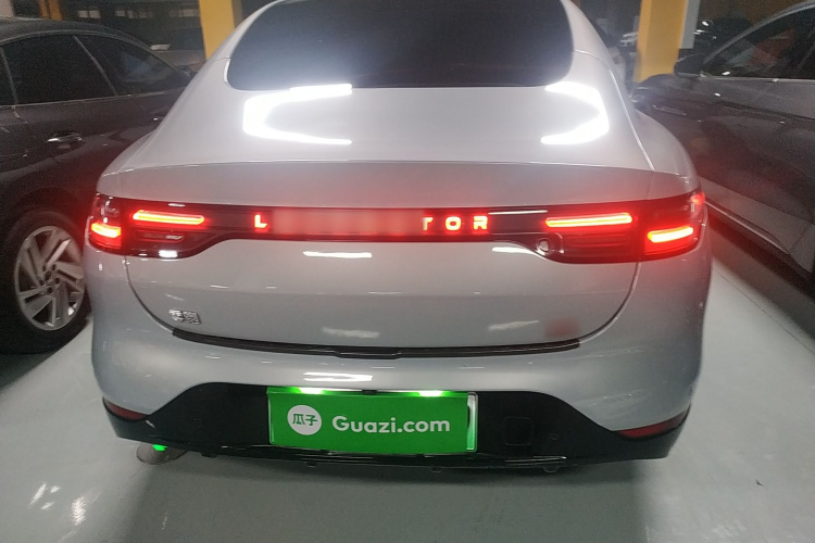 零跑汽车 零跑C01 2022款 四驱双电机性能版车身外观6