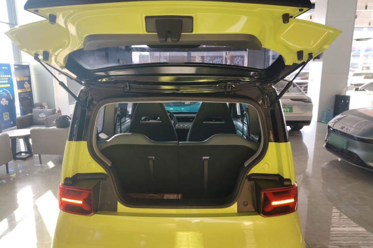 五菱汽车 宏光MINIEV 2022款 GAMEBOY 200km 玩咖款 磷酸铁锂机舱底盘23