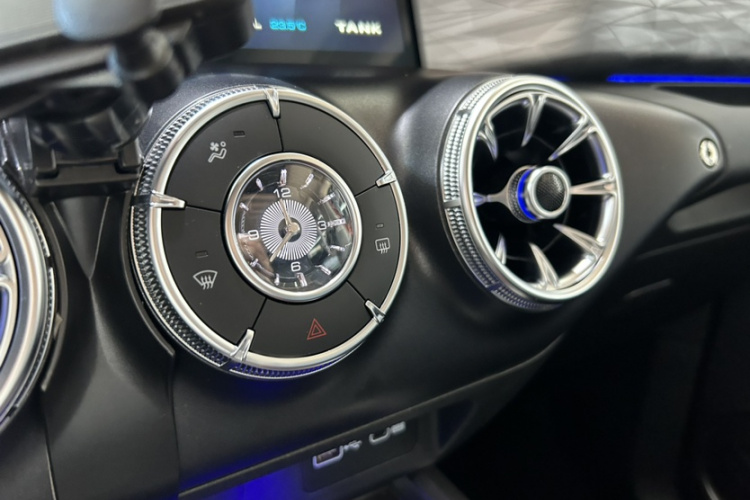 坦克300 2021款 越野版 2.0T 挑战者局部细节9009