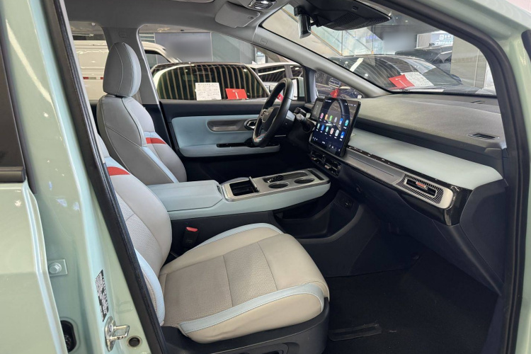 埃安 AION Y 2022款 Plus 70 科技版中控内饰7009