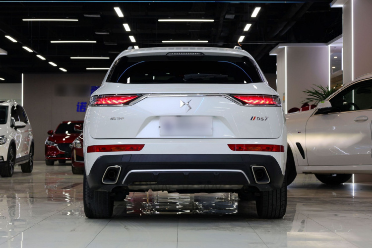 DS 7 2018款 45THP 歌剧院版车身外观6005
