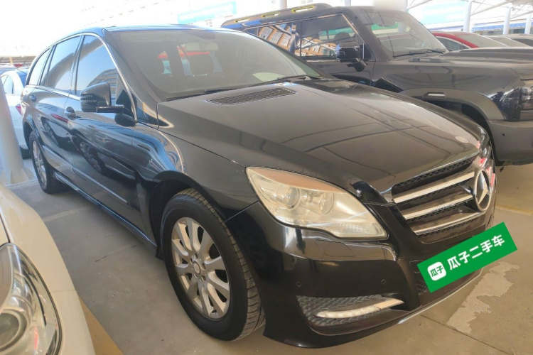 奔驰R级 2014款 R 320 4MATIC 商务型车身外观3