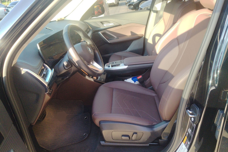 宝马iX1 2023款 eDrive25L X设计套装局部细节19