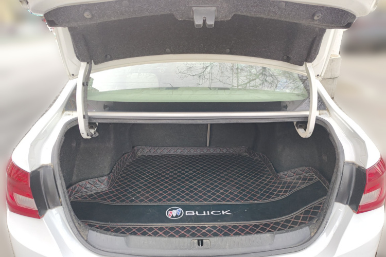 别克 英朗 2015款 15N 手动精英型中控内饰23