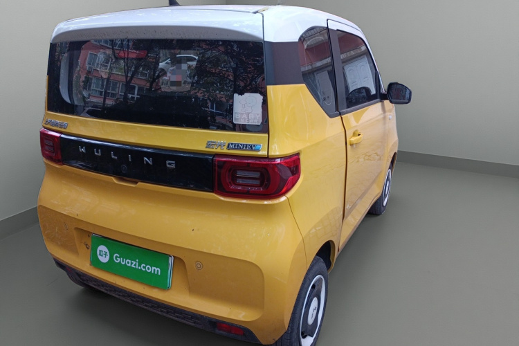 五菱汽车 宏光MINIEV 2021款 马卡龙夹心款 120km 磷酸铁锂车身外观7