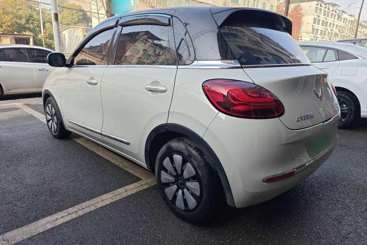 五菱汽车 五菱缤果 2023款 333km 灵犀互联款车身外观4